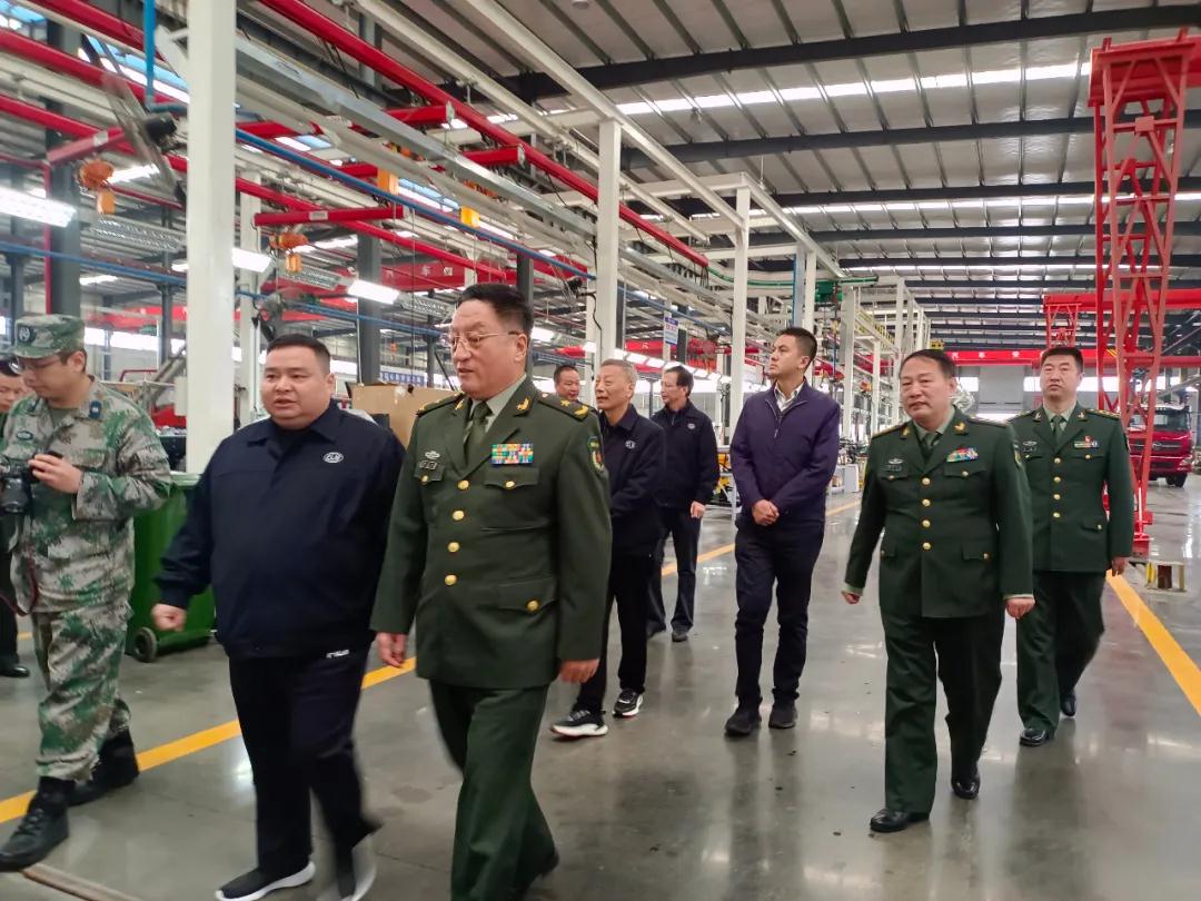 省委常委、省軍區(qū)政委視察我公司應(yīng)急產(chǎn)業(yè)發(fā)展?fàn)顩r